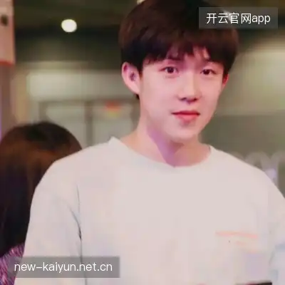 凤万宇